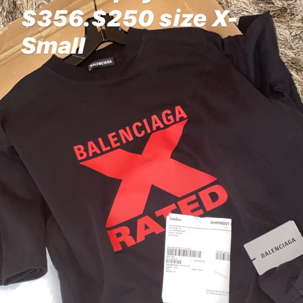 Authentic Balenciaga T-shirt new 🔥🚨🔥🚨🔥🚨🔥🚨